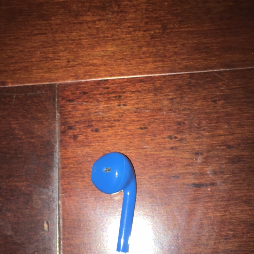 Wireless earbuds